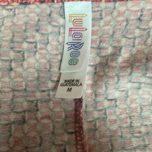 LuLaRoe Pink floral asymmetrical hem Short Sleeve T-Shirt size Medium - Picture 6 of 8